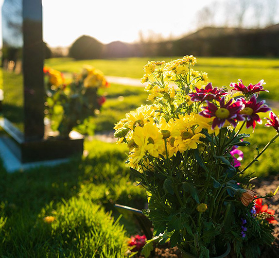 Почему принято навещать усопшего на следующее утро после похорон?