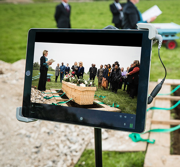 Как организовать трансляцию похорон и этично ли это?